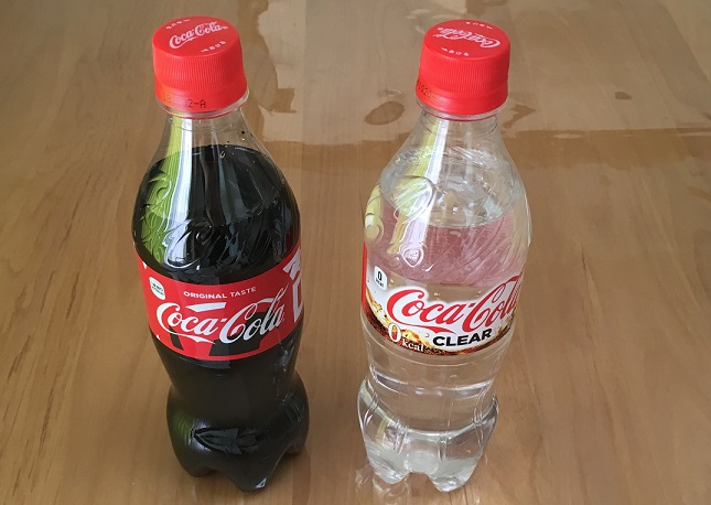 透明コーラは美味しい？話題のコカ・コーラクリアを本家と飲み比べ - ご報告.com